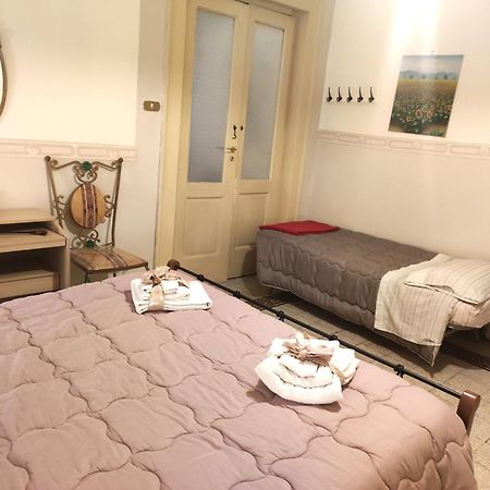 Appartement Casa Lillina A Toledo , Near Piazza Del Plebiscito à Naples Extérieur photo